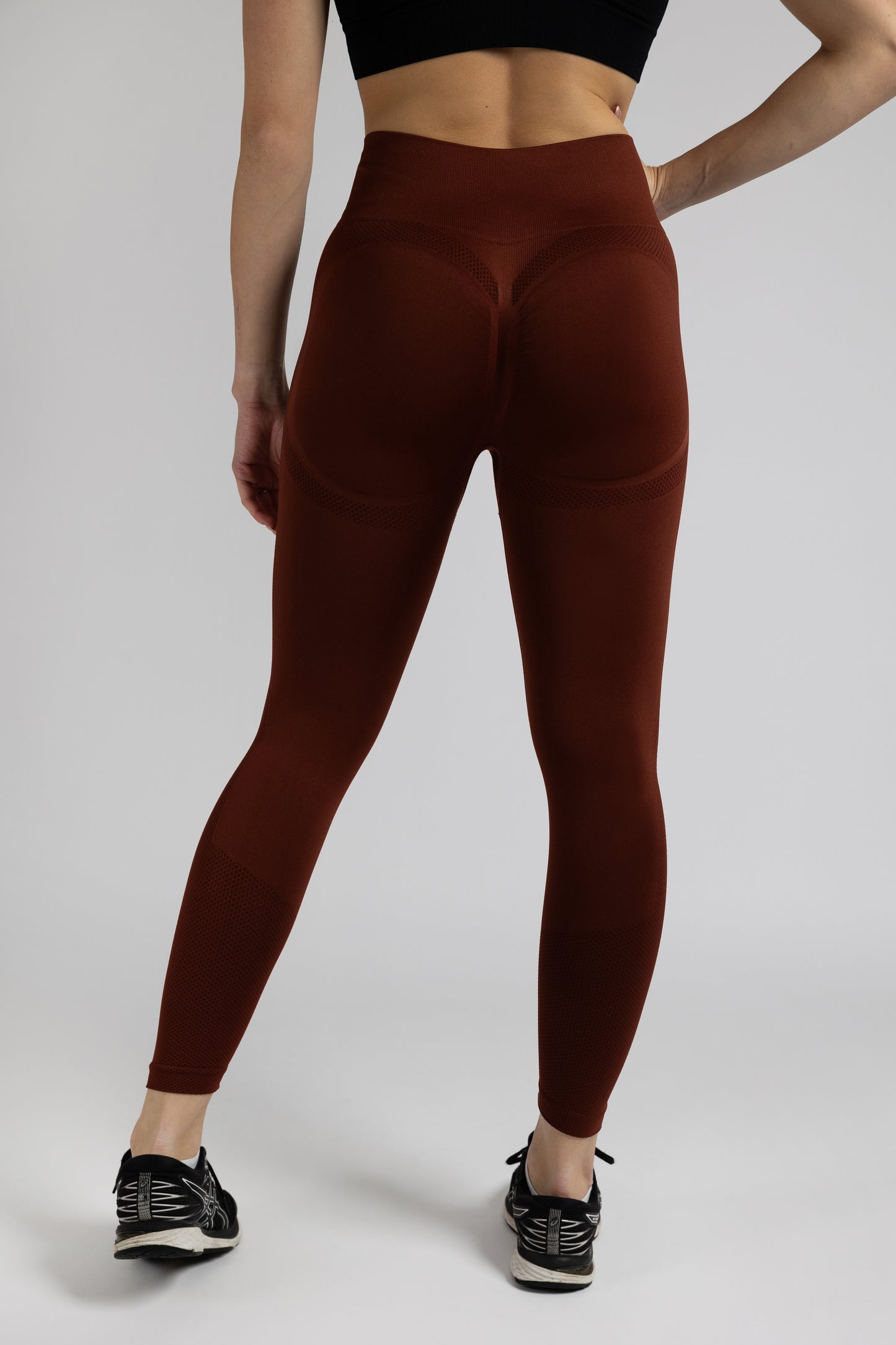 Spants | Walnut